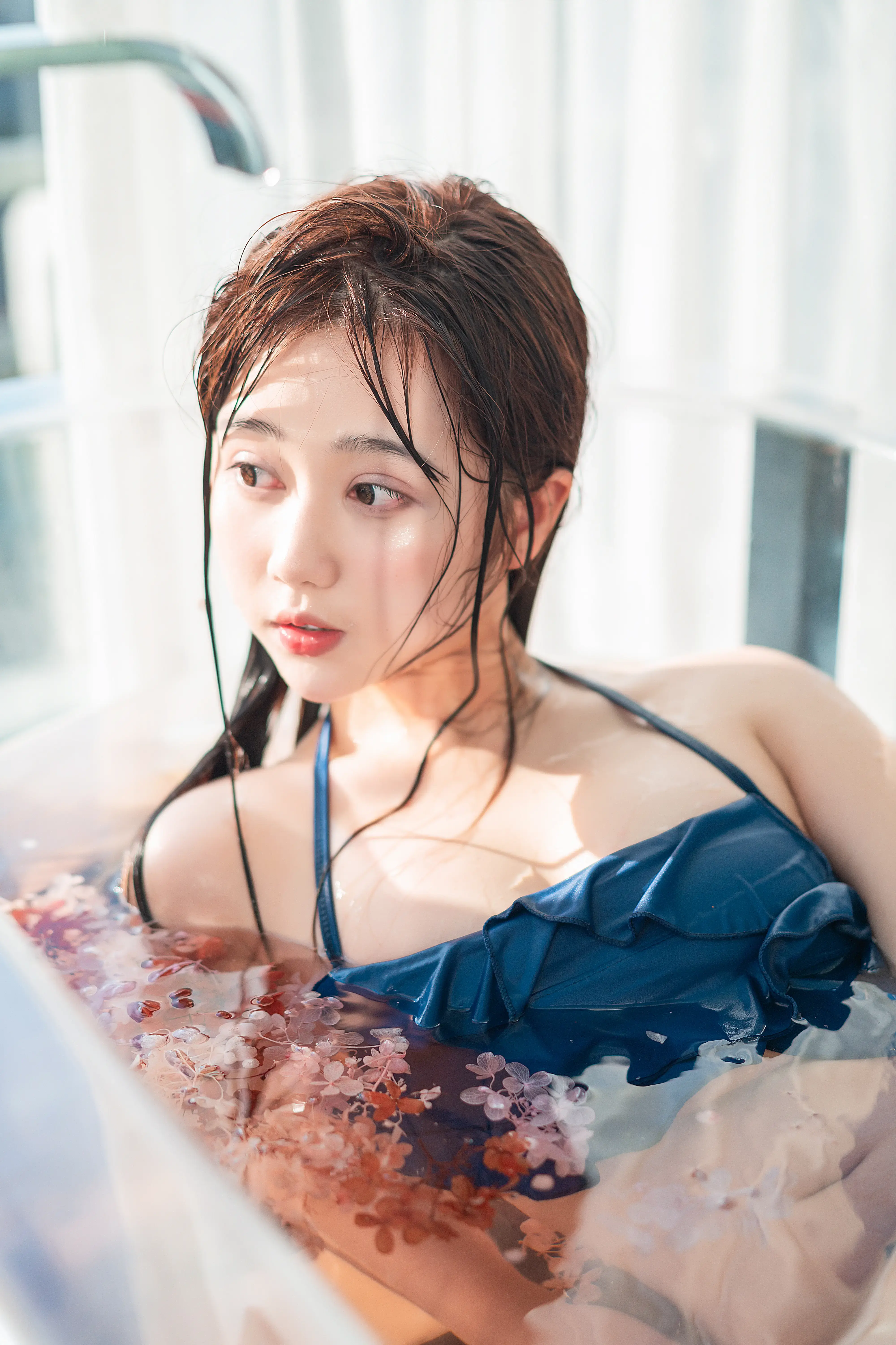镜酱 – 私奔之泳衣 61P